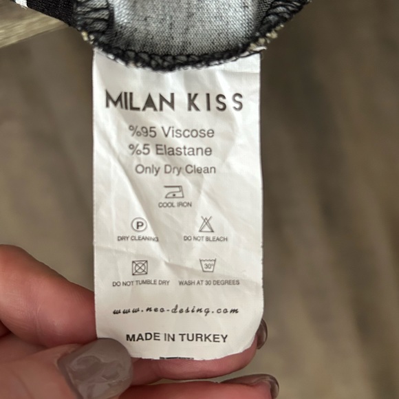 Milan Kiss One Shoulder Ruffle Tee - Picture 3 of 3